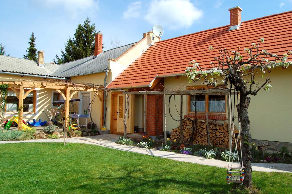 Nohab Apartman Badacsonytördemic Kültér fotó